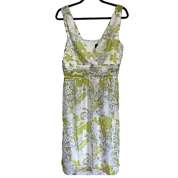 Scarlett Chiffon V Neck Dress A Line White and Lime Green Floral Woman’s Size 12 - Picture 1 of 8
